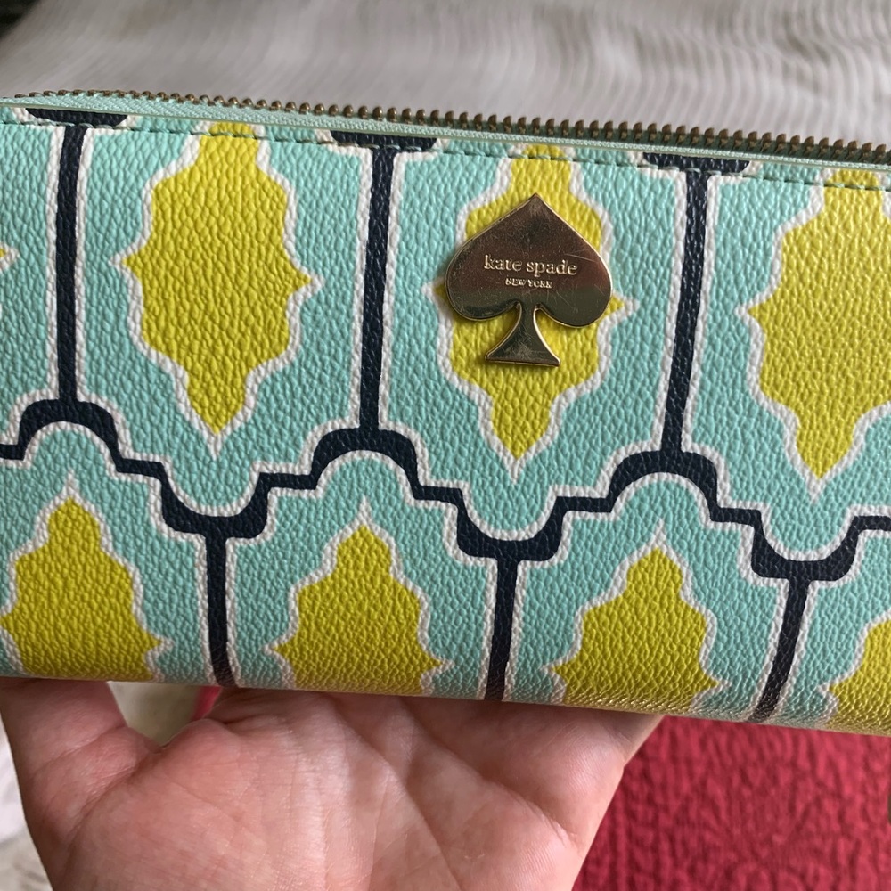 Kate Spade Wallet - Picture 1 of 4